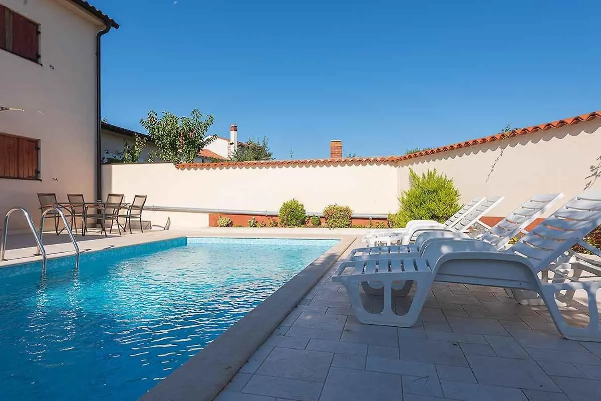 House Melly With Swimming Pool Villa Rovinjsko Selo